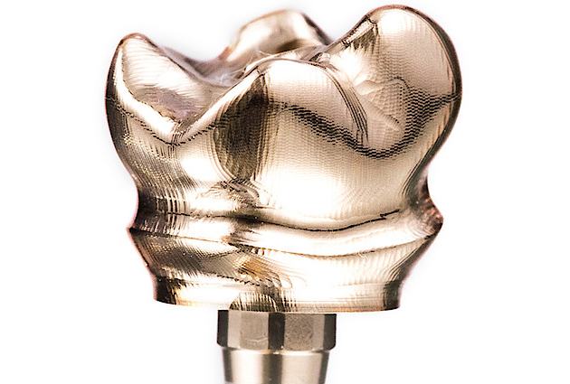 种植切削一体冠.钴铬聚合瓷牙